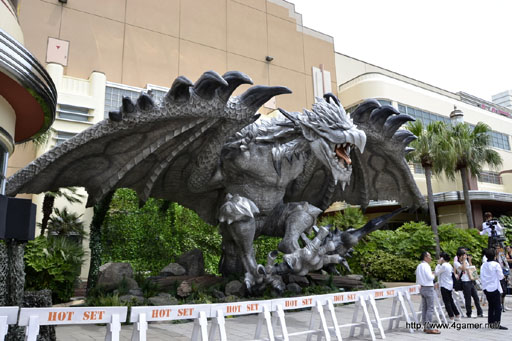 実物大リオレウス希少種はギネス世界記録に認定 7月日にスタートする ユニバーサル スタジオ ジャパンの モンスターハンター ザ リアル 12 前夜祭をレポート 実物大リオレウス希少種はギネス世界記録に認定 7月日にスタートする ユニバーサル スタジオ ジャパンの モンスターハンター ザ リアル 12 前夜祭をレポート