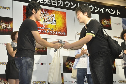 ���������꡼ No.026�Υ���ͥ������ / �֥�󥹥����ϥ󥿡�4�פ�ȯ�䥫����ȥ����󥤥٥�Ȥ��ݡ��ȡ������ɻ��ץ��ǥ塼�����ȹ�ڥ����ȿؤ��ȼ��Ĳ�ءɤ�ˤä�