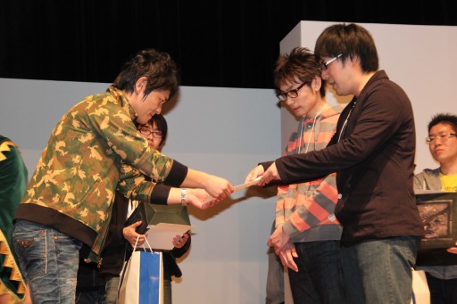 画像集#025のサムネイル/「モンスターハンターフェスタ’13」の決勝大会が開催。「モンスターハンター4」の狩王が決定,「4G」も発表された会場の模様をレポート