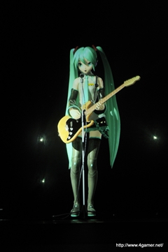 画像ギャラリー No.011のサムネイル画像 / 「初音ミクコンサート 最後のミクの日感謝祭」昼の部をレポート。クリプトン・フューチャー・メディア 伊藤博之社長のショートインタビューも掲載