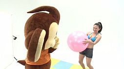 画像ギャラリー No.002のサムネイル画像 / 「スーパーモンキーボール 特盛あそビ〜タ!」,川村ゆきえさんが挑戦するプレイ動画の第2弾を公開