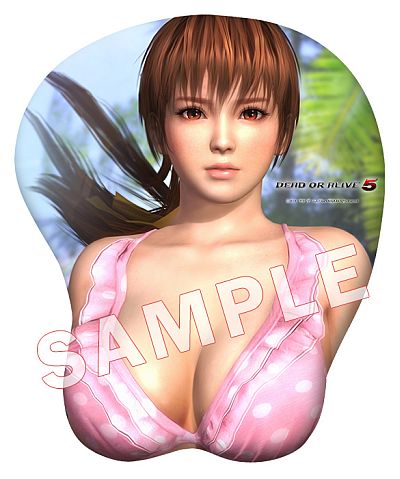 画像ギャラリー No.001のサムネイル画像 / 「DEAD OR ALIVE 5」,3Dマウスパッドの予約受付開始。Web限定特典付き