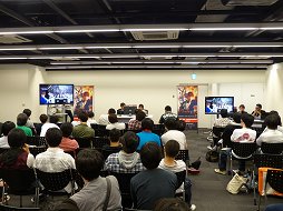 画像ギャラリー No.001のサムネイル画像 / 13年ぶりのDOAアーケード版も発表。公式大会「DEAD OR ALIVE 5 Official Tournament 2013」をレポート