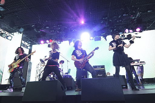 画像ギャラリー No.024のサムネイル画像 / PS Vita「英雄伝説 零の軌跡 Evolution」は,4社が手を組み最強の作品に。ライブやトークショウなども催された制作発表会の模様をお届け