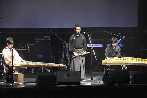 画像ギャラリー No.002のサムネイル画像 / 「イースざんまい」からの楽曲も多数披露。過去最多の全24曲が演奏された2013年最初の「Falcom jdk BAND」ライブをレポート