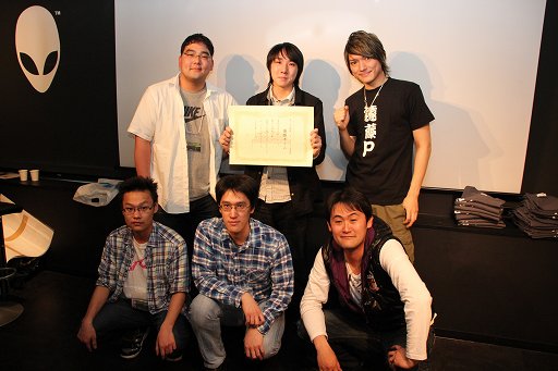 画像ギャラリー No.015のサムネイル画像 / 「カオス ヒーローズ オンライン」サービス後初のネットカフェ交流会が開催。新ヒーロー「コープス」「ティリア」の情報も公開された会場の模様をレポート