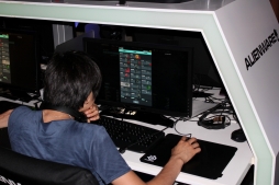 ���������꡼ No.006�Υ���ͥ������ / ������FPS�ץ쥤�䡼30̾����Ʋ�˲񤷡֥���ɥ�����ѥˡ��פ�ץ쥤������θ���Υ��٥�ȥ�ݡ��Ȥ�Ǻ�