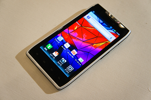 ���������꡼ No.025�Υ���ͥ������ / KDDI��WiMAX��¢�Ρ�Galaxy S II�פ������7.1mm�Ρ�MOTOROLA RAZR�פʤɽե�ǥ�ο������ޡ��ȥե����ȯɽ