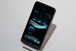 画像ギャラリー No.035のサムネイル画像 / KDDI,2012年夏モデルとなるAndroid 4.0スマートフォン5モデルを発表