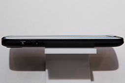 画像ギャラリー No.038のサムネイル画像 / KDDI,2012年夏モデルとなるAndroid 4.0スマートフォン5モデルを発表