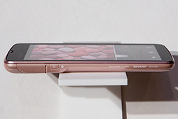 画像ギャラリー No.050のサムネイル画像 / KDDI,2012年夏モデルとなるAndroid 4.0スマートフォン5モデルを発表