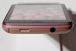 画像ギャラリー No.051のサムネイル画像 / KDDI,2012年夏モデルとなるAndroid 4.0スマートフォン5モデルを発表