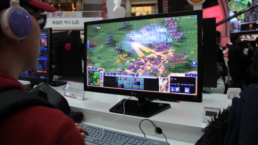 画像ギャラリー No.022のサムネイル画像 / 立体視コンテンツ花盛り。韓国LGのPRイベント「3D World Festival」で,ちょっと未来のテレビを見学してきた