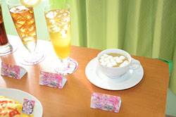 画像ギャラリー No.013のサムネイル画像 / 本物の“メイドさん”とのコラボも決定。「メイド☆ぱらだいす 〜目指せ!メイドナンバーワン!〜」のメディア向け発表会をレポート