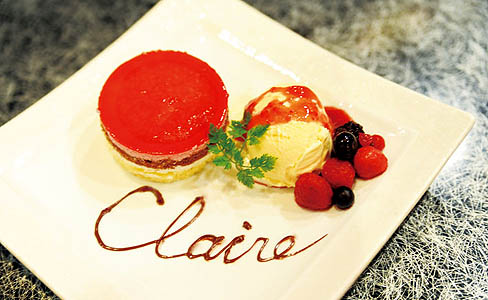 画像ギャラリー No.006のサムネイル画像 / バイオハザードの15周年を記念し,TBIグループとコラボしたアニバーサリーキャンペーンが本日スタート。t-ウィルスの飲みすぎに注意しよう