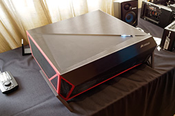 ���������꡼ No.005�Υ���ͥ������ / ��COMPUTEX��Corsair�ϡ֥�ӥ󥰤�PC������פ��ܵ���PC�������ϥǥХ����ޤǤΥȡ����륽��塼�������ʵ���