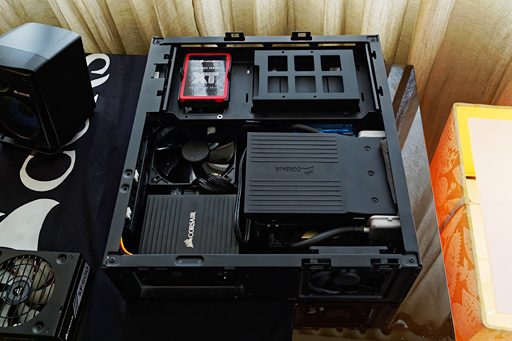 ���������꡼ No.008�Υ���ͥ������ / ��COMPUTEX��Corsair�ϡ֥�ӥ󥰤�PC������פ��ܵ���PC�������ϥǥХ����ޤǤΥȡ����륽��塼�������ʵ���