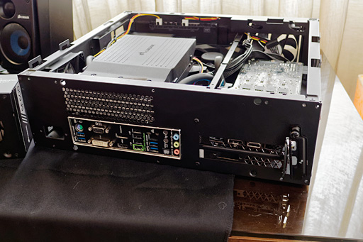 ���������꡼ No.011�Υ���ͥ������ / ��COMPUTEX��Corsair�ϡ֥�ӥ󥰤�PC������פ��ܵ���PC�������ϥǥХ����ޤǤΥȡ����륽��塼�������ʵ���