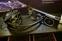 ���������꡼ No.018�Υ���ͥ������ / ��COMPUTEX��Corsair�ϡ֥�ӥ󥰤�PC������פ��ܵ���PC�������ϥǥХ����ޤǤΥȡ����륽��塼�������ʵ���