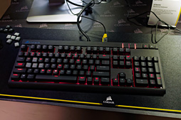 ���������꡼ No.020�Υ���ͥ������ / ��COMPUTEX��Corsair�ϡ֥�ӥ󥰤�PC������פ��ܵ���PC�������ϥǥХ����ޤǤΥȡ����륽��塼�������ʵ���