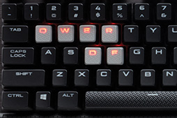 ���������꡼ No.004�Υ���ͥ������ / Corsair�������ܡ��ɡ�K70 LUX RGB�ס�K70 LUX�פ�����ȯ�䡣Cherry MX���꡼������Ѥ���Хꥨ��������ǥ�