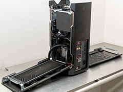 ��TGS 2017�Ϥ���̾�ϡ�CORSAIR ONE�ס�Corsair�ϡ֥�ӥ󥰤ǥ�����⥪���С������å���Ǥ��뾮���ǥ����ȥå�PC�פ������䤦