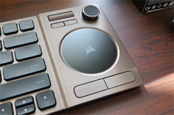 ���������꡼ No.004�Υ���ͥ������ / Corsair���磻��쥹�����ܡ��ɡ�K83 Wireless�פ�4��ܤ˹���ȯ�䡣���å��ѥåɤȥ��ʥ������ƥ��å������Υ����������ߥ󥰸���