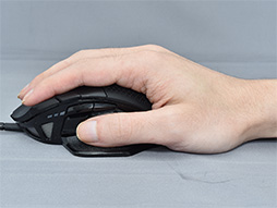 画像ギャラリー No.029のサムネイル画像 / 【PR】10ボタン搭載のCorsair製マウス「NIGHTSWORD RGB」レビュー。ジャンルを選ばず使える多ボタンマウスの実力を検証する