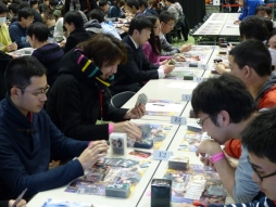 画像集#014のサムネイル/「三国志大戦 TCG」,オフラインイベント「TCGの宴2014in東京」の様子をレポート。最新カードのイラストが発表