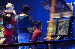 画像ギャラリー No.008のサムネイル画像 / 最強の称号は誰の手に? 新機体「カプル&コレンカプル」の姿も確認できた「機動戦士ガンダム エクストリームバーサス フルブースト」プレミアムドッグファイト2013 決勝大会レポート