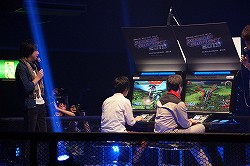 画像ギャラリー No.010のサムネイル画像 / 最強の称号は誰の手に? 新機体「カプル&コレンカプル」の姿も確認できた「機動戦士ガンダム エクストリームバーサス フルブースト」プレミアムドッグファイト2013 決勝大会レポート