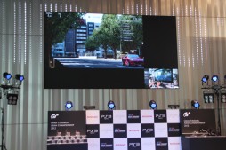 画像集#009のサムネイル/アジアNo.1ドライバーを決める「グランツーリスモ アジアチャンピオンシップ2012」をレポート。ステージでは山内一典氏が「GT6」の開発に言及
