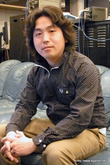 画像ギャラリー No.003のサムネイル画像 / 「サムライ&ドラゴンズ」のPVでナレーションを務めた,三ツ矢雄二さんと日髙のり子さんに単独インタビュー。“グレーゾーン”なセリフにも要注目?