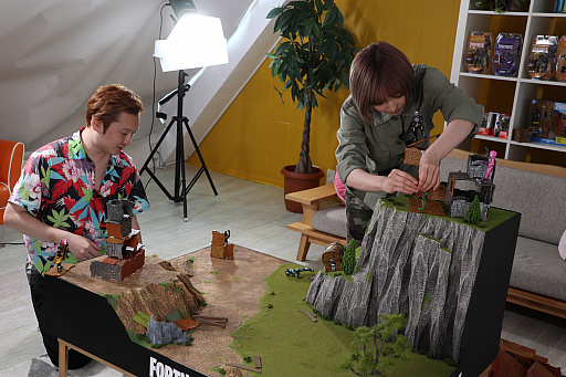 画像ギャラリー No.009のサムネイル画像 / 「フォートナイト」のフィギュアシリーズが2019年9月14日に発売。最上もがさんとペンギンズのノブオさんが,ジオラマ勝負にチャレンジ