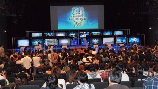 画像ギャラリー No.001のサムネイル画像 / 白熱したバトルとサプライズ発表に沸いた「GUNSLINGER'S BATTLE ARENA-Next-」決勝大会。優勝は東京勢「勝ちたがり」の手に