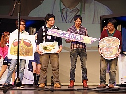 画像ギャラリー No.027のサムネイル画像 / 「ガンスリンガー ストラトス」大規模イベント「ストラトスフェスティバル!」をレポート。大会にトークにライブ,そして「2」の最新情報に2000人が沸いた