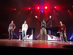 画像ギャラリー No.074のサムネイル画像 / 「ガンスリンガー ストラトス」大規模イベント「ストラトスフェスティバル!」をレポート。大会にトークにライブ,そして「2」の最新情報に2000人が沸いた