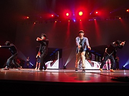 画像ギャラリー No.075のサムネイル画像 / 「ガンスリンガー ストラトス」大規模イベント「ストラトスフェスティバル!」をレポート。大会にトークにライブ,そして「2」の最新情報に2000人が沸いた