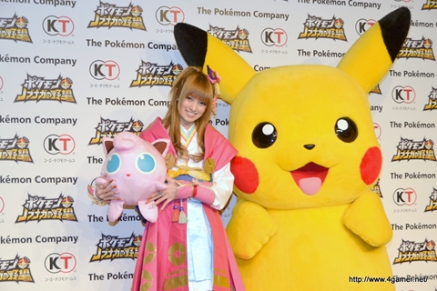 画像ギャラリー No.019のサムネイル画像 / 南 明奈さんが“オイチ”のコスプレで登場。NDS「ポケモン+(プラス)ノブナガの野望」完成披露会をレポート