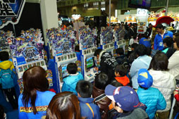 画像ギャラリー No.031のサムネイル画像 / 幕張メッセに子供たちの人気コンテンツが集結! 「次世代ワールドホビーフェア'12 Winter」東京大会の模様をレポート