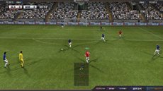 画像ギャラリー No.008のサムネイル画像 / 32インチワイドディスプレイ搭載の新型筐体で「ワールドサッカー ウイニングイレブン アーケードチャンピオンシップ 2012」が稼働中