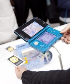 画像ギャラリー No.001のサムネイル画像 / 「Earthpedia」,体験会を2012年3月3日から順次開催。月面や世界遺産にいるような感覚を味わおう