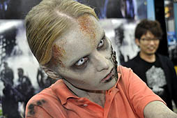 画像ギャラリー No.013のサムネイル画像 / リズのゾンビ登場に会場は騒然? ついに発売された人気サバイバルホラー最新作「バイオハザード6」の発売記念イベントをレポート