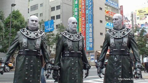 画像ギャラリー No.003のサムネイル画像 / 秋葉原に出現した“追跡者”タイラントを追跡してみたら,意外な一面が見られた。ハッシュタグ「#タイラント隊」でその動向をチェックしよう