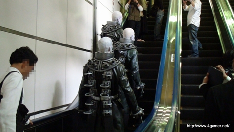 画像ギャラリー No.010のサムネイル画像 / 秋葉原に出現した“追跡者”タイラントを追跡してみたら,意外な一面が見られた。ハッシュタグ「#タイラント隊」でその動向をチェックしよう