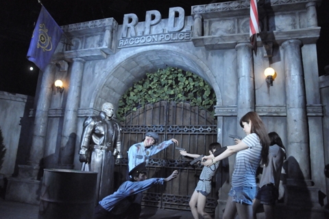 画像ギャラリー No.014のサムネイル画像 / “生還率ほぼ0%”は伊達じゃない? 7月19日にオープンしたユニバーサル・スタジオ・ジャパンの新アトラクション「バイオハザード・ザ・リアル」を体験してきた