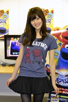 画像ギャラリー No.011のサムネイル画像 / 坂田しおりさん&福見真紀さんと,本日発売の「セサミストリート:ワンス・アポン・ア・モンスター」で対決。プレイの模様を直撮りムービーでお届け