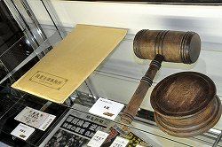 画像ギャラリー No.028のサムネイル画像 / 「逆転裁判5」制作決定の発表や,巧舟氏をはじめとするシリーズ開発陣のトークショーで盛り上がった「逆転裁判10周年 特別法廷」レポート