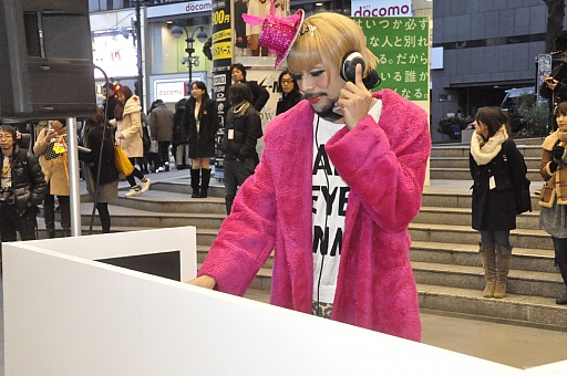 画像ギャラリー No.005のサムネイル画像 / 「FF X/X-2 HD Remaster」の“史上最もせつない”フォトイベントをレポート。クリスマス・イヴの渋谷に恋人たちが集う