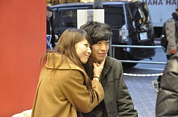 画像ギャラリー No.007のサムネイル画像 / 「FF X/X-2 HD Remaster」の“史上最もせつない”フォトイベントをレポート。クリスマス・イヴの渋谷に恋人たちが集う